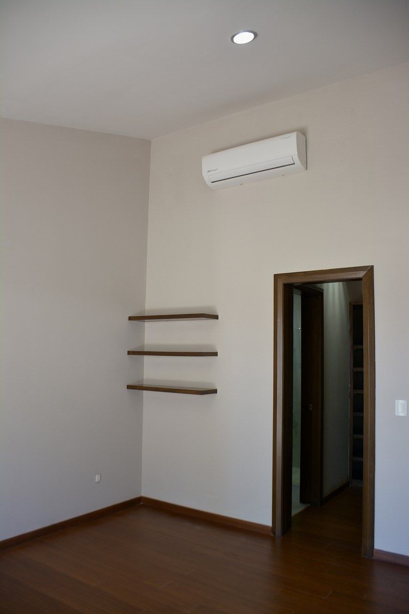 16 de 30: Secundaria con A/C y clóset - baño completo