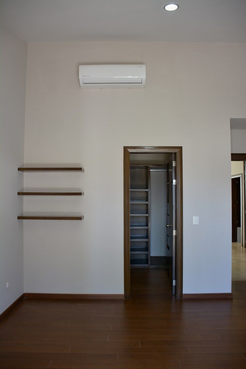 17 de 30: Secundaria con A/C y clóset - baño completo