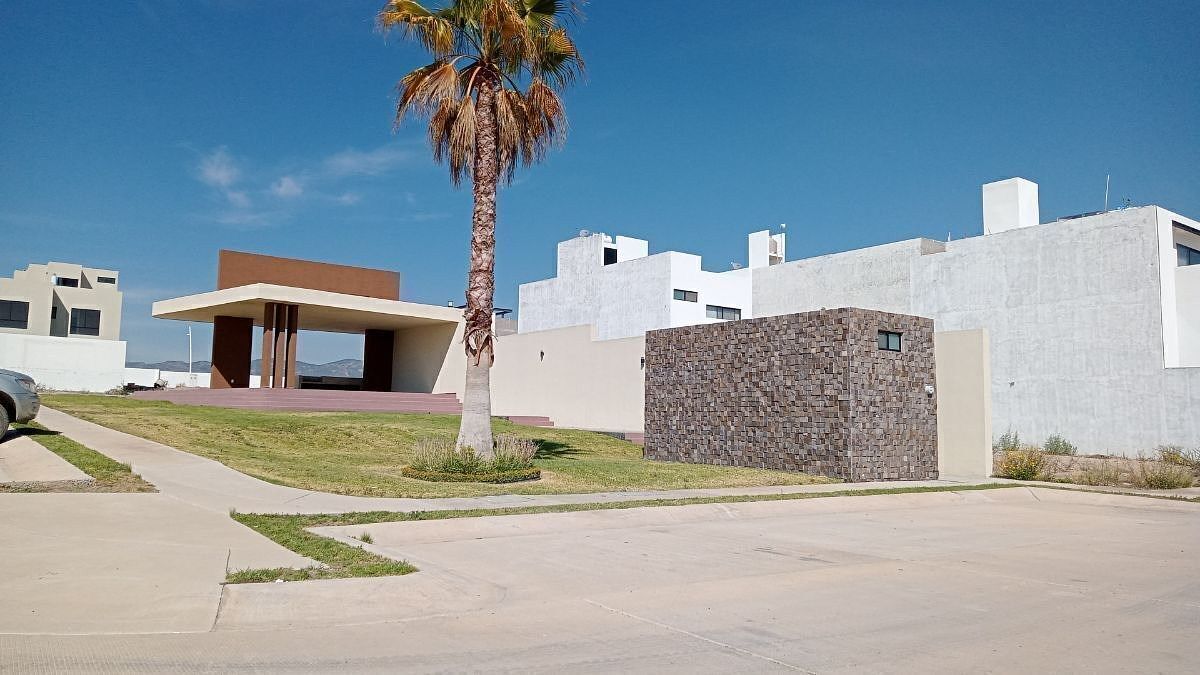 35 de 35: AREA COMUN