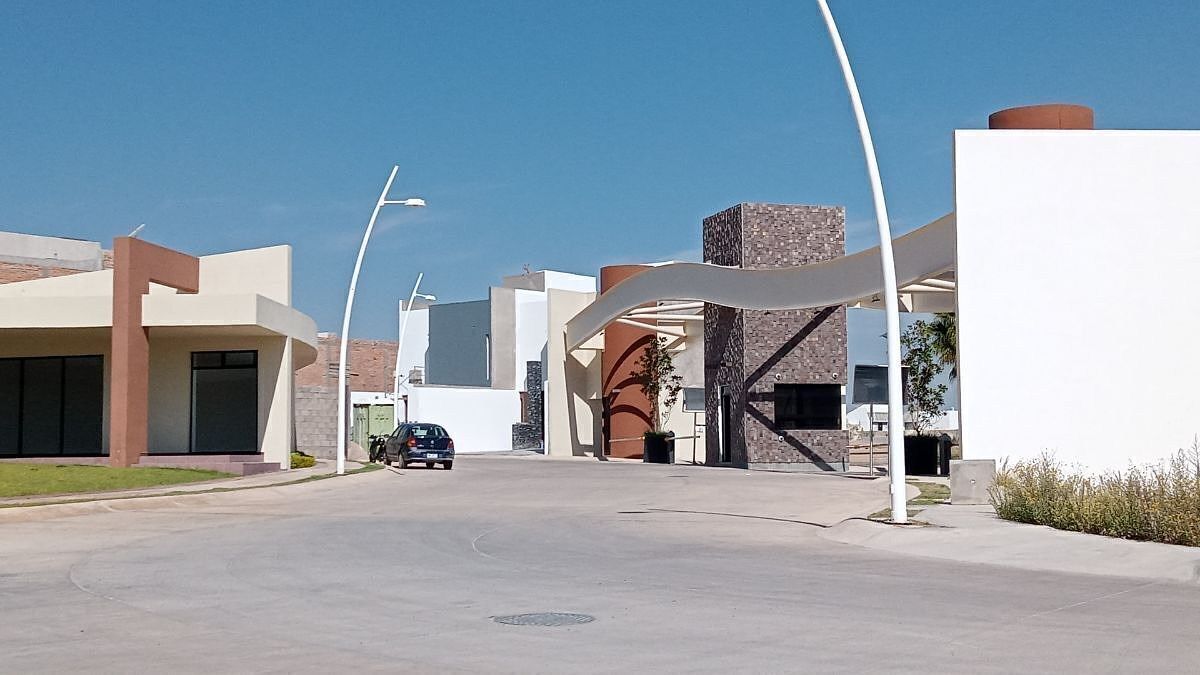 33 de 35: AREA COMUN