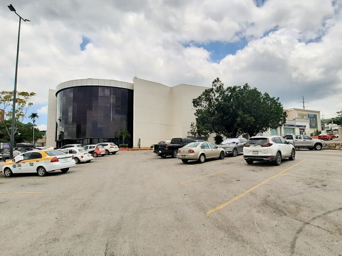 7 of 7: Estacionamiento de Plaza Mirador