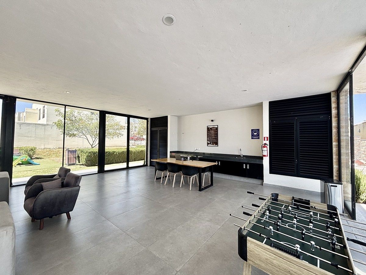 27 of 44: Espacio de coworking .