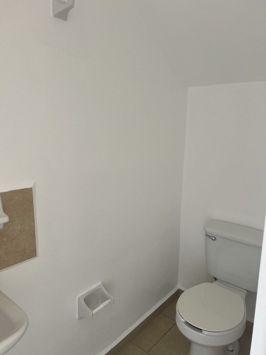 5 de 16: Baño planta baja.