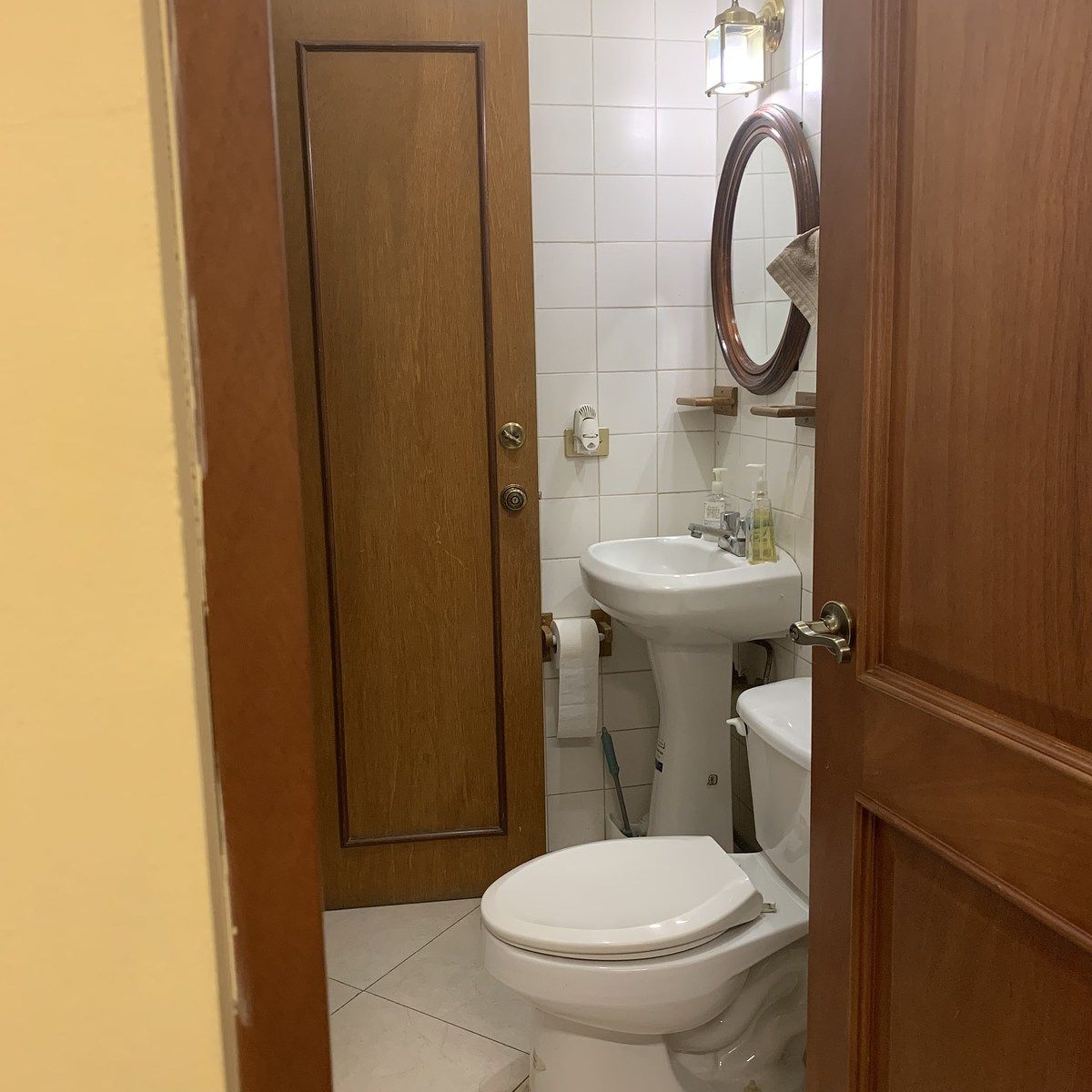 30 de 32: Baño servicio oficina Cochera