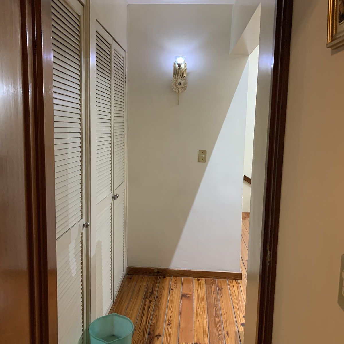 18 de 32: Zinc y Closet blancos