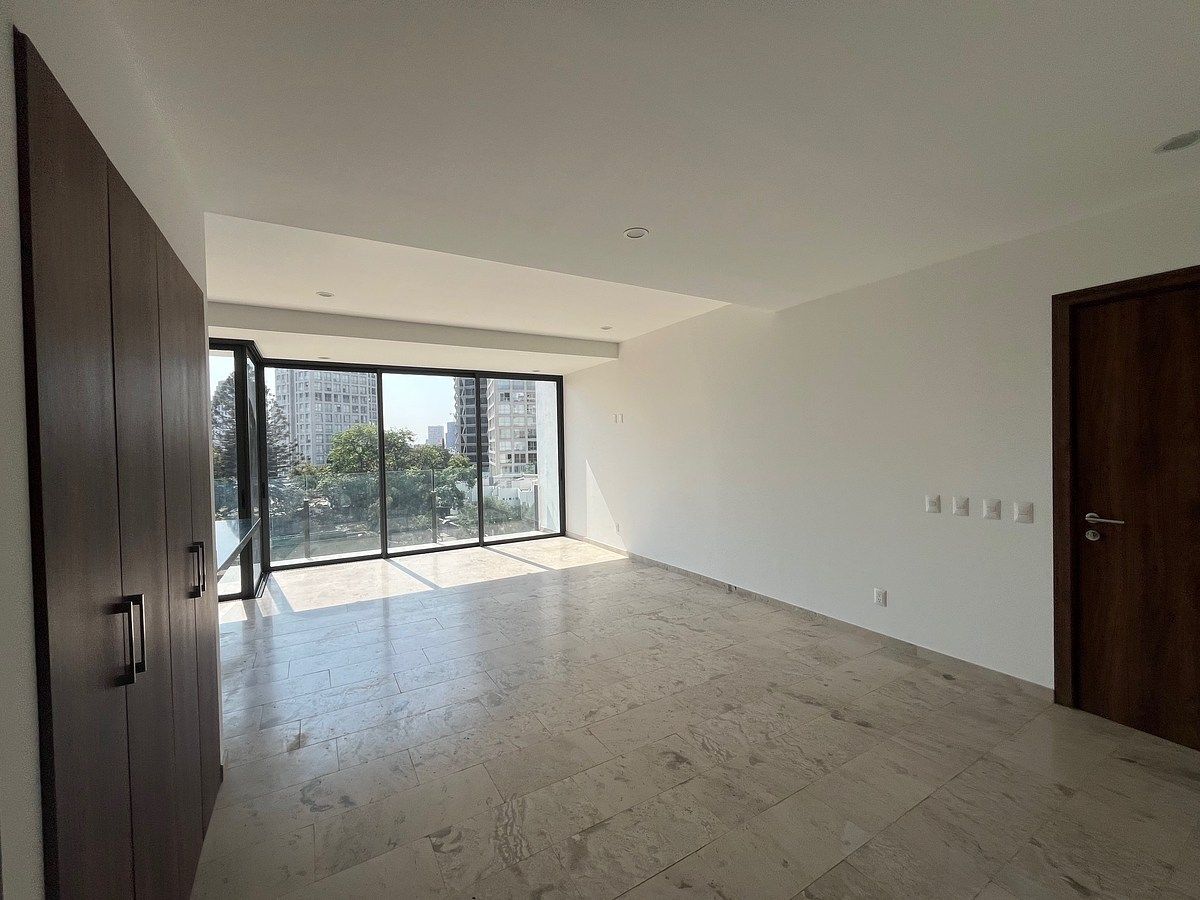 17 de 40: amplia sala comedor