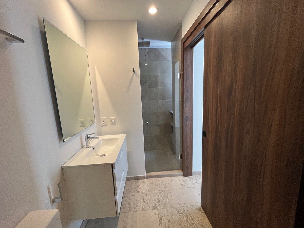 32 de 40: baño de recámara principal