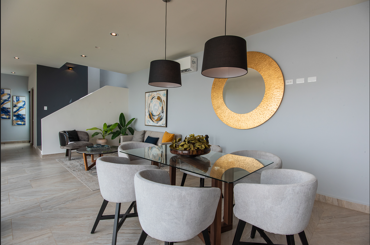 2 de 13: Sala y Comedor