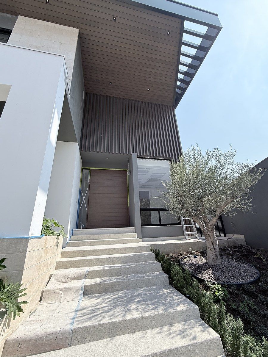 3 of 27: Entrada principal