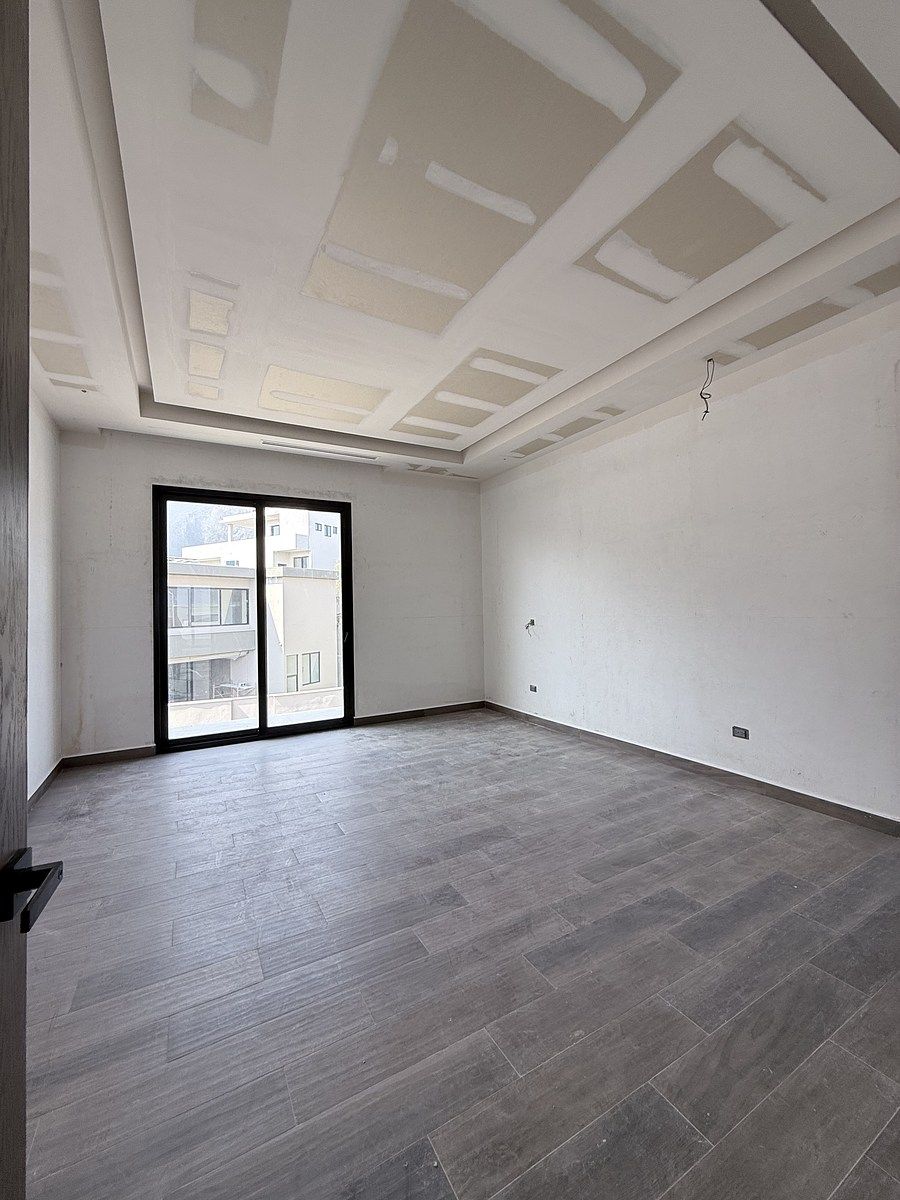 12 of 27: Recámara Secundaria #1