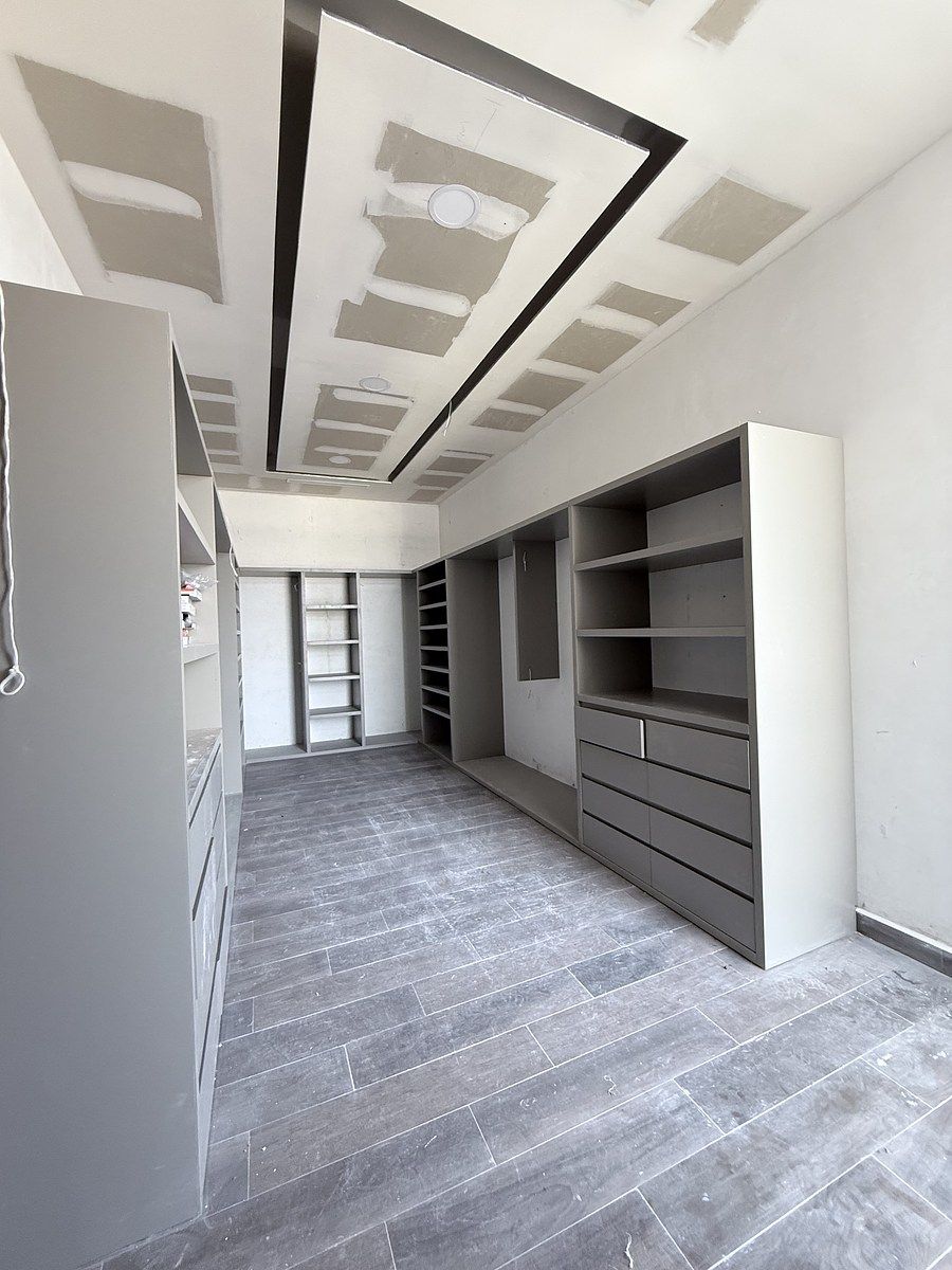 13 of 27: Vestidor Rec. secundaria #1