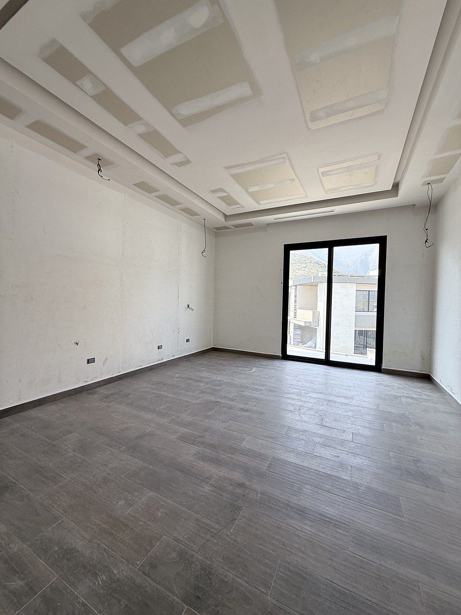 18 of 27: Recámara Secundaria #2