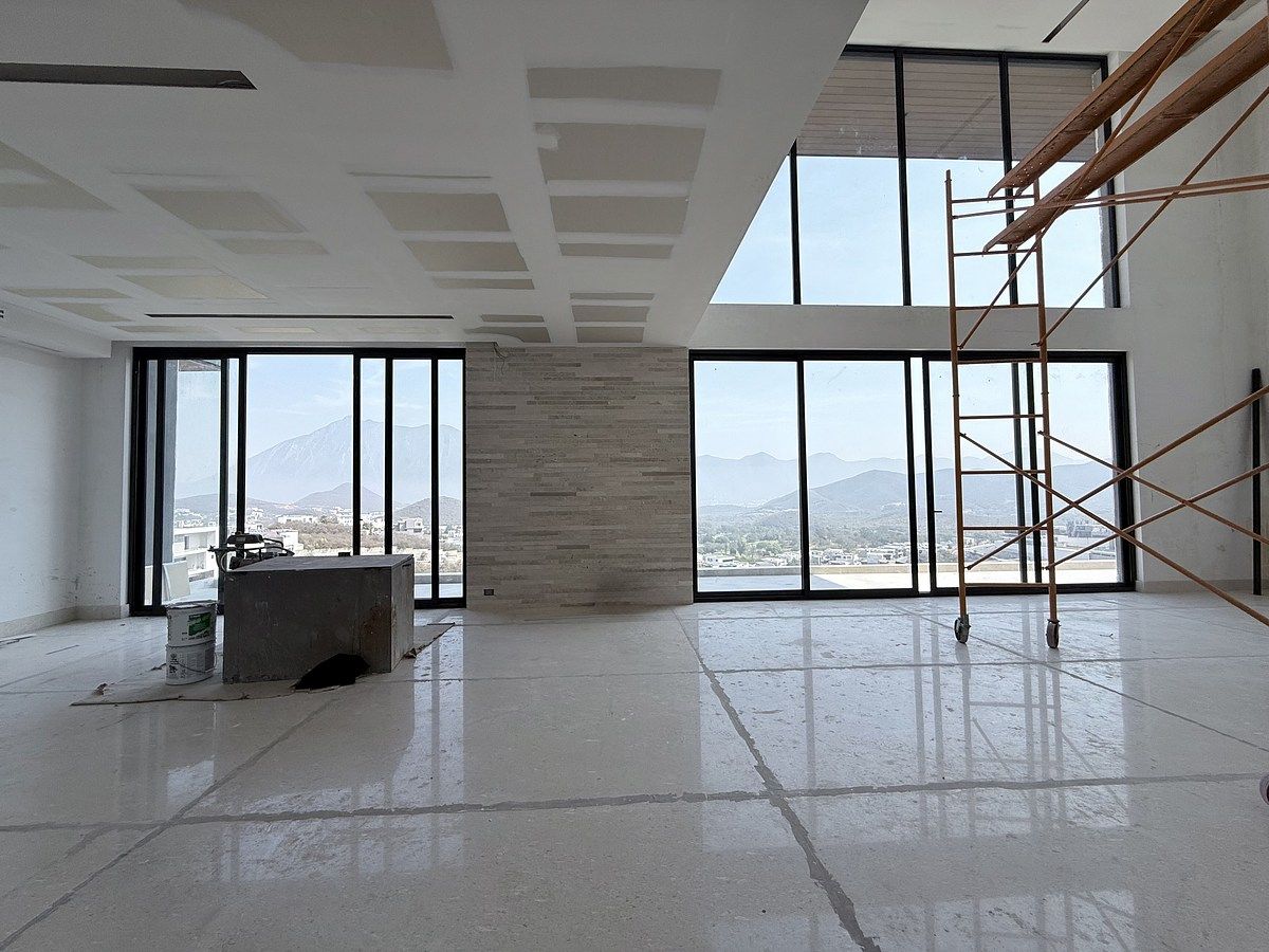 10 of 27: Comedor y Sala