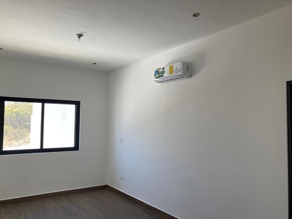 18 de 24: Recámara con minisplit