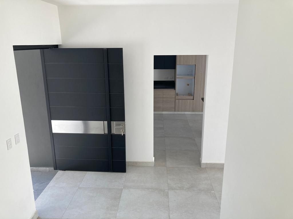 2 de 24: Acceso principal