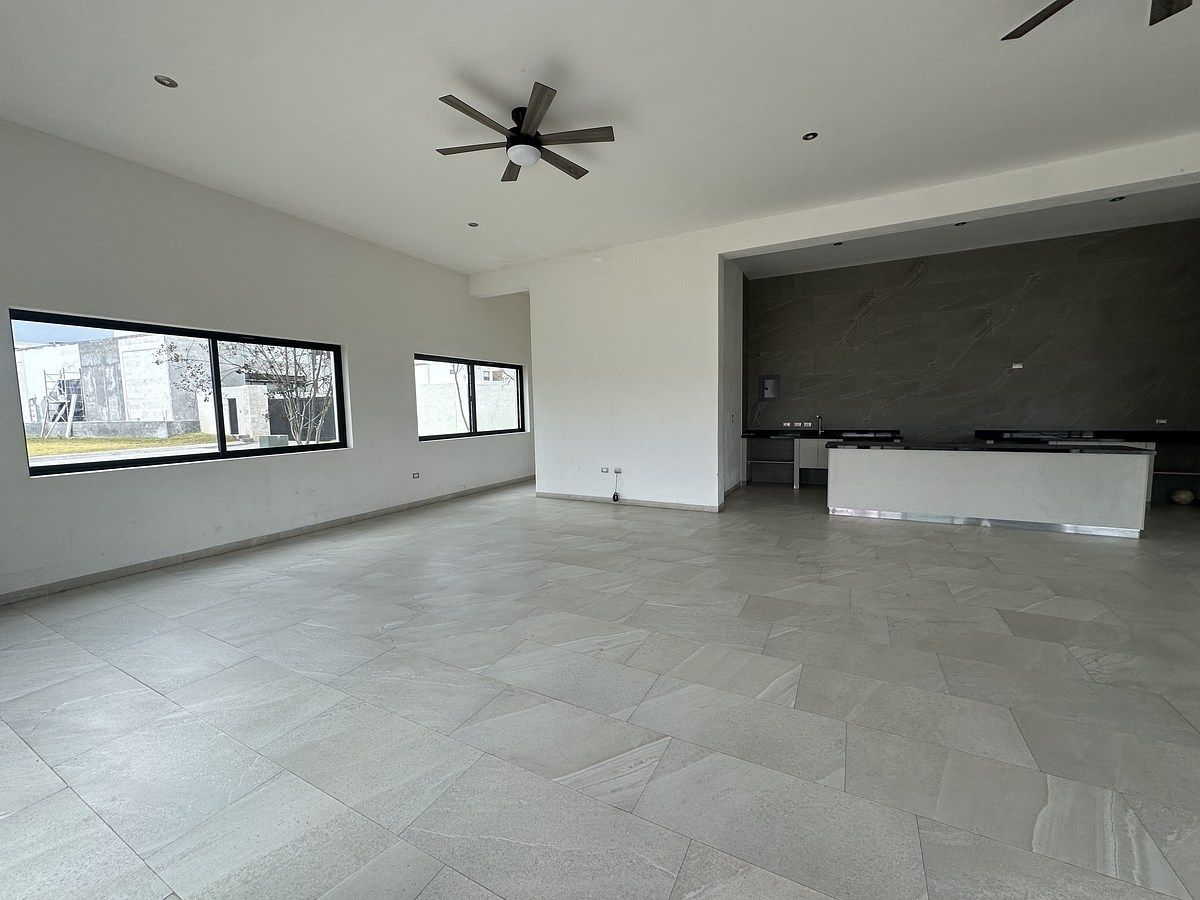 10 of 43: SALON DE USOS MULTIPLES