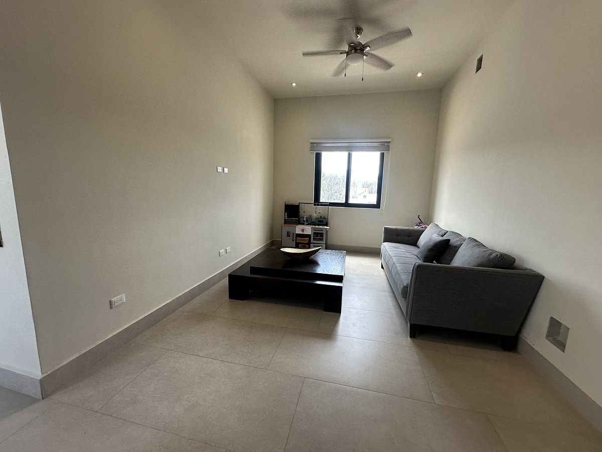 16 of 43: ESTANCIA FAMILIAR DE PLANTA ALTA