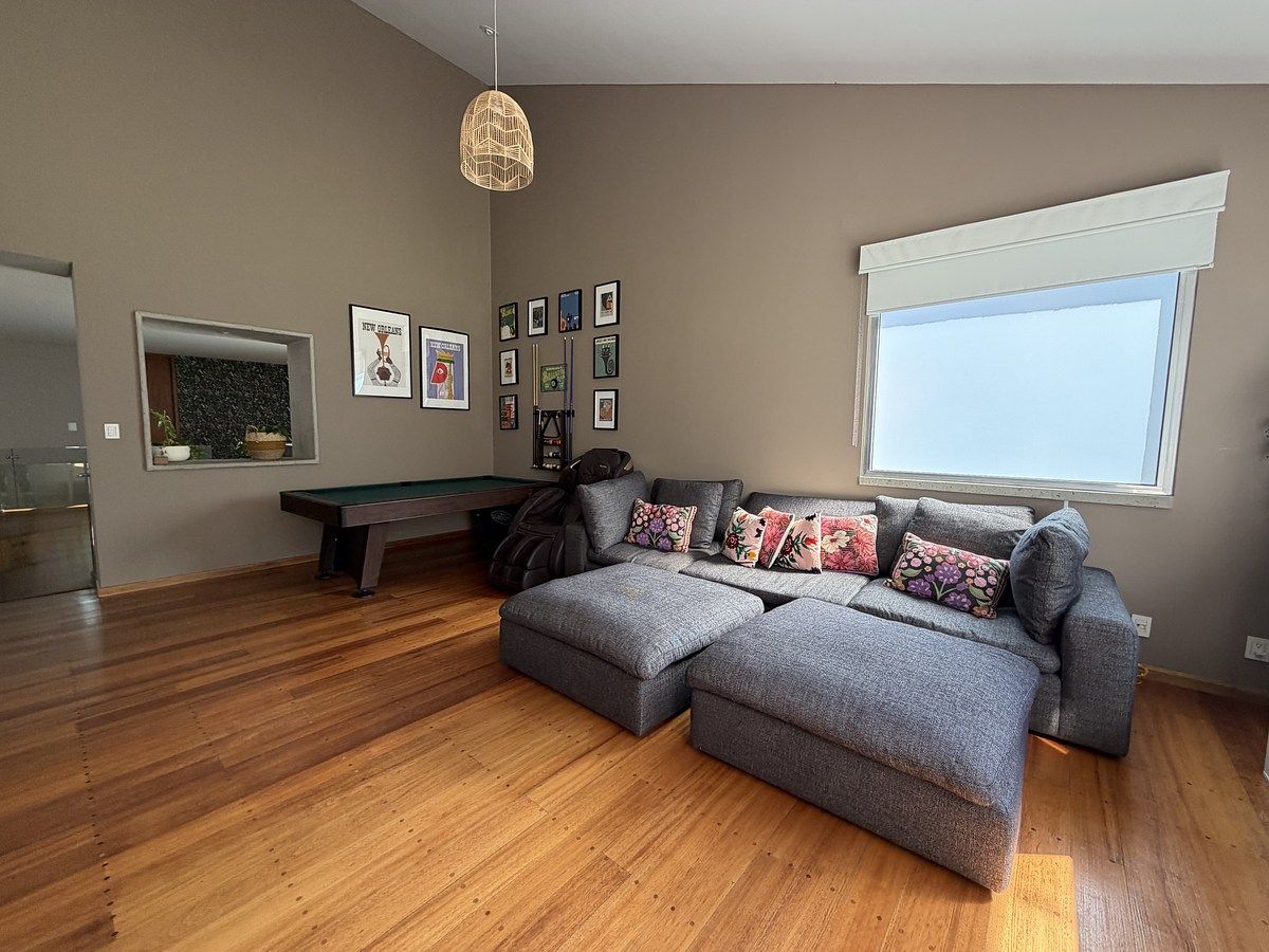 24 de 35: Sala de TV