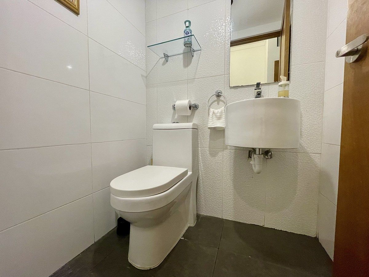 2 de 10: Baño visita