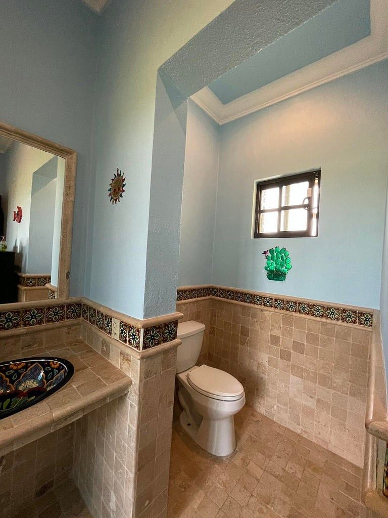 17 of 22: Baño casa principal