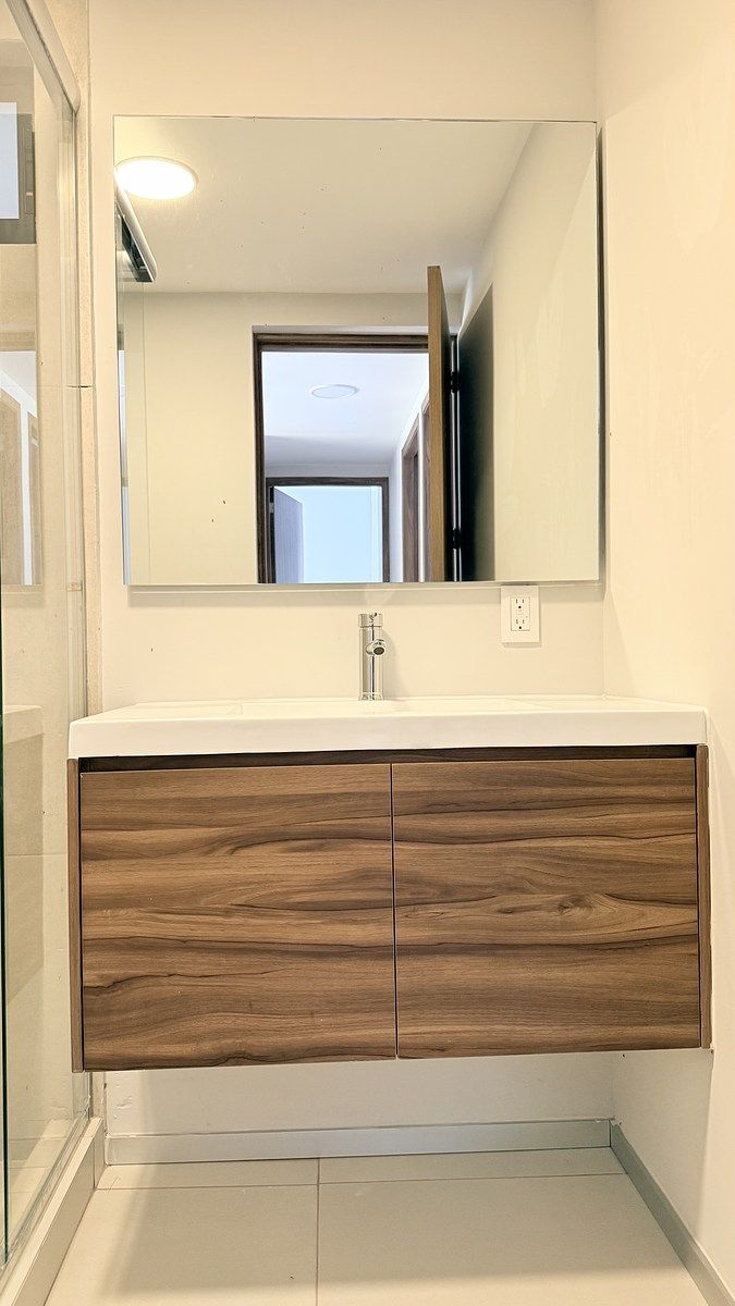 17 de 26: Baño Visitas y recámaras secundarias