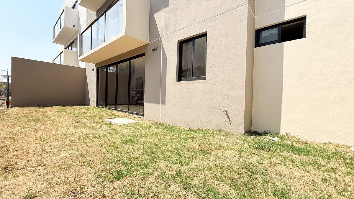 25 de 26: Jardín departamento