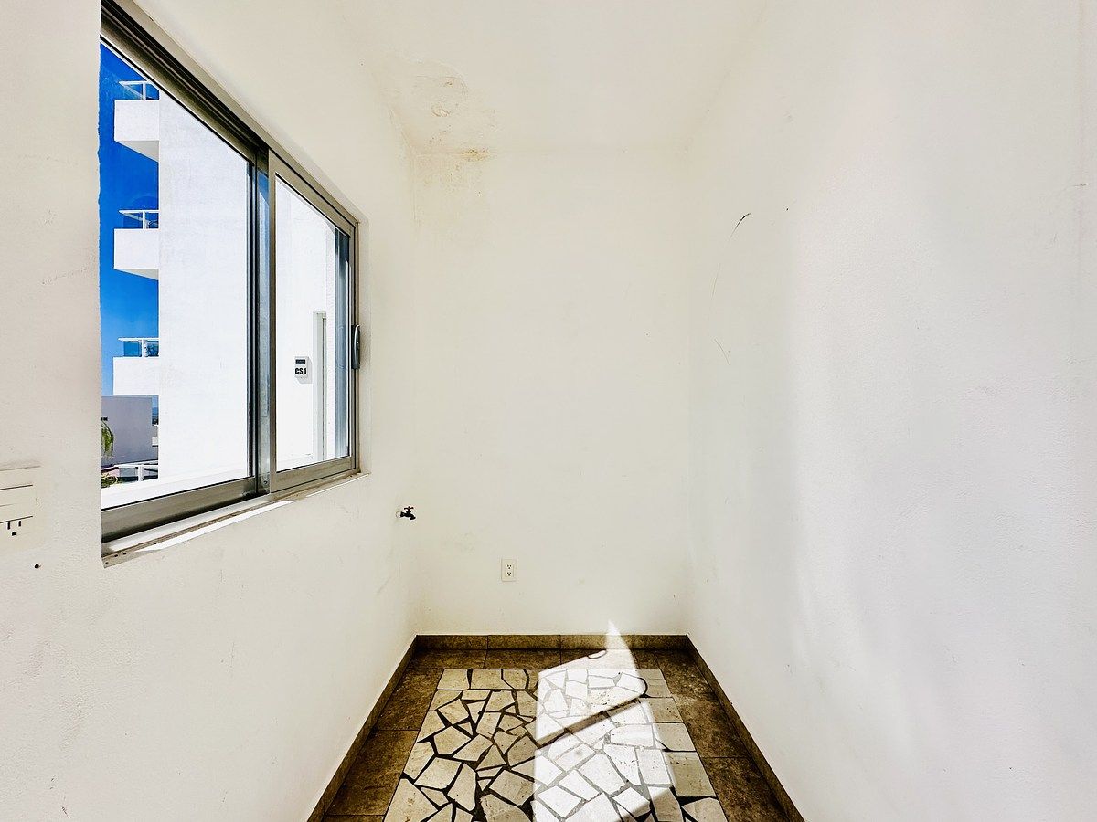 20 de 24: Estudio/Bodega