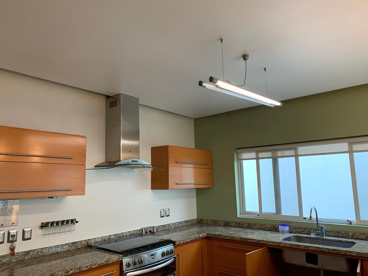 3 de 14: COCINA EQUIPADA