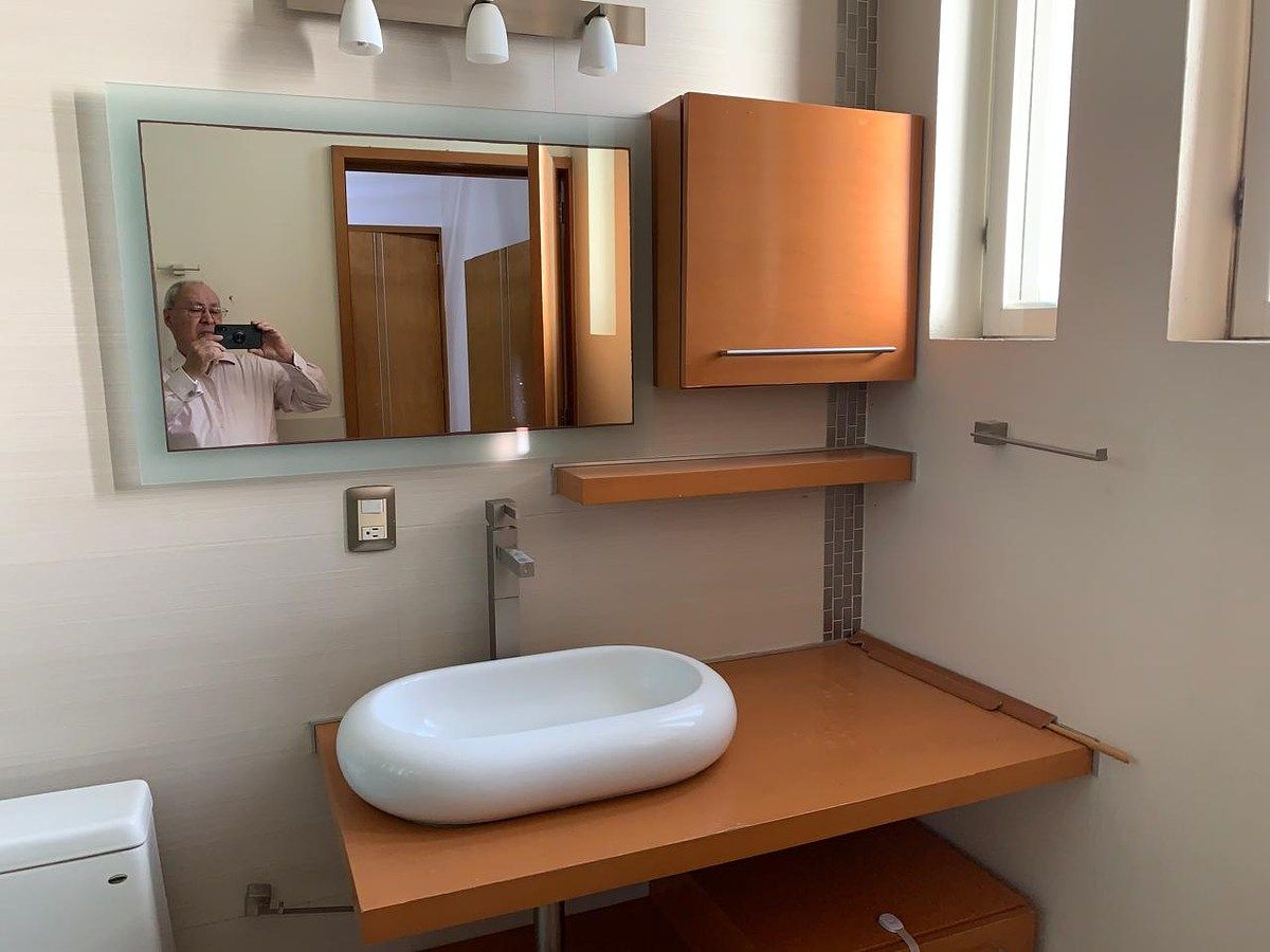 5 de 14: Medio Baño