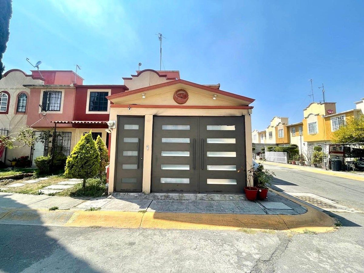 1 de 28: Fachada de la casa