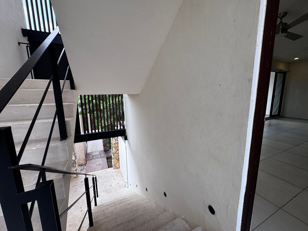 6 de 19: Escaleras Nivel 1