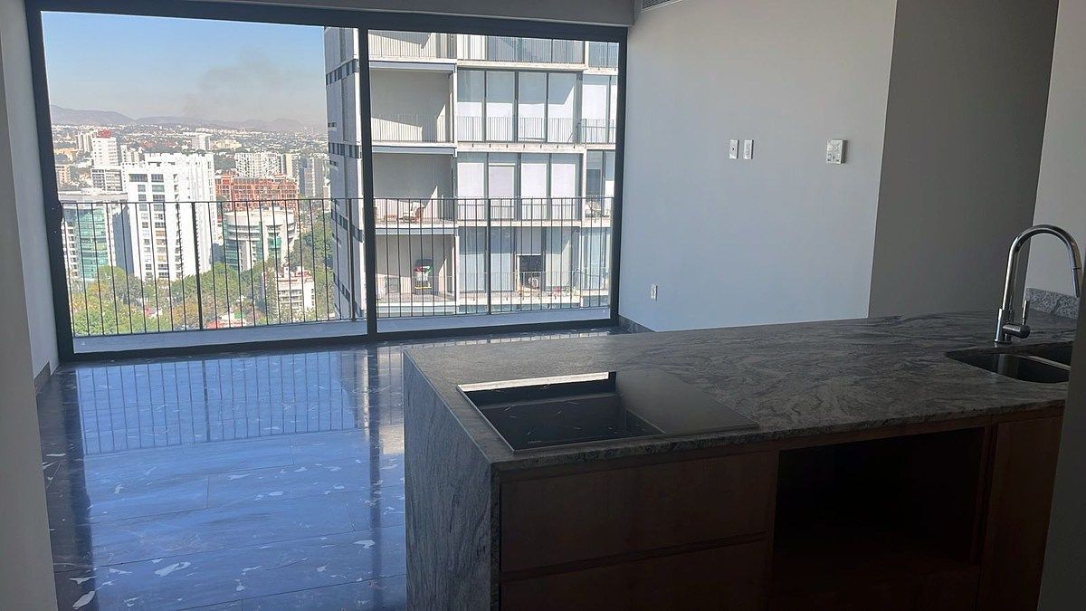 10 of 13: Sala comedor