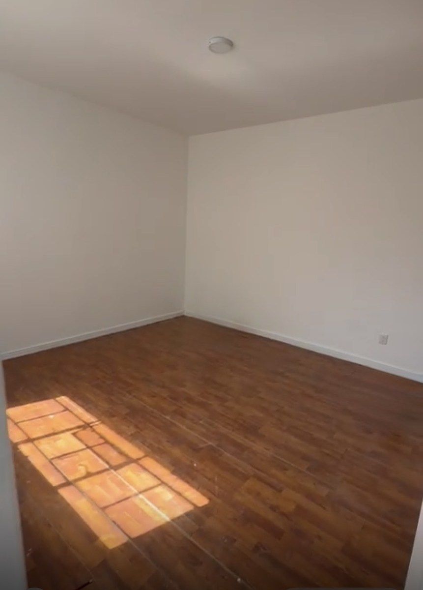 1 of 9: Habitación principal