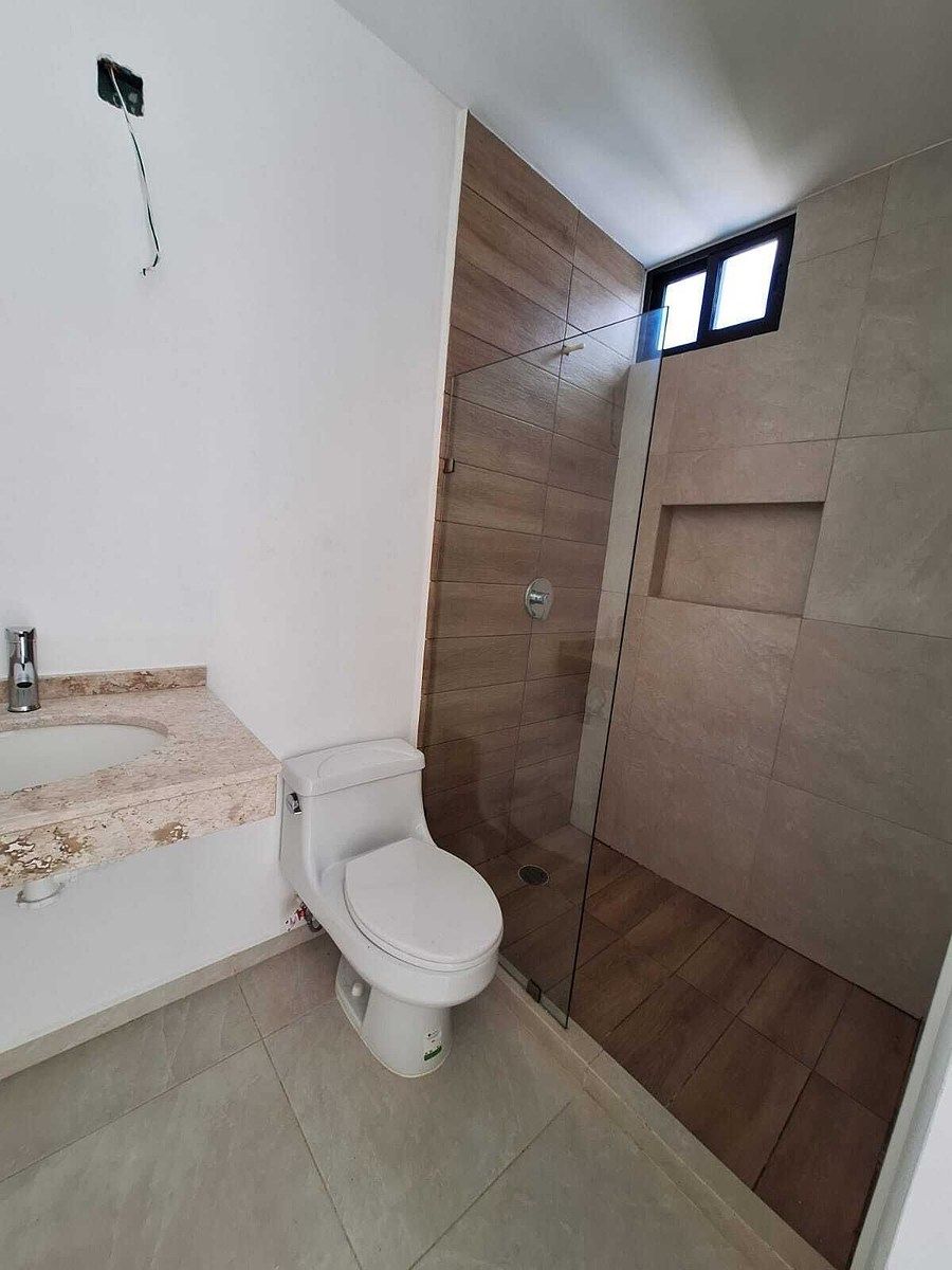 12 de 13: Baño, Tercera Recámara