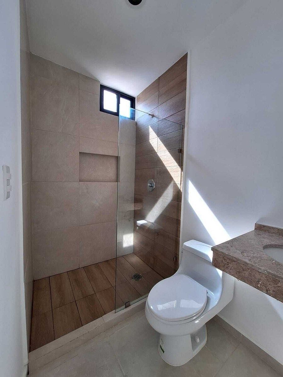 11 de 13: Baño, Segunda Recámara