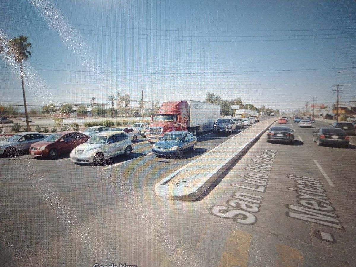 2 of 11: Via de acceso km 13.5 Carretera a San Luis Río Colorado