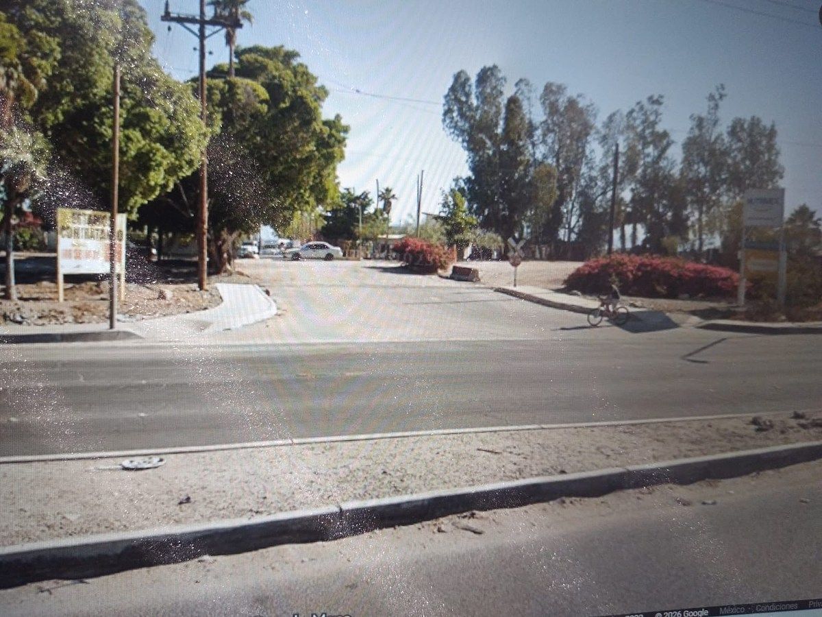 3 of 11: Cuenta con rampa de acceso al predio.