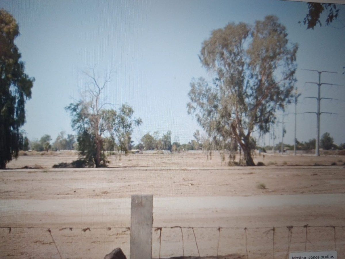 8 of 11: vista del costado este junto al parque industrial el desiert