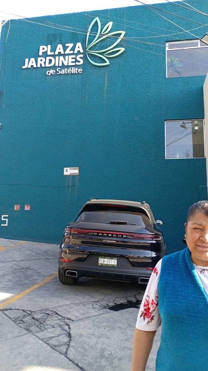 7 of 7: estacionamiento