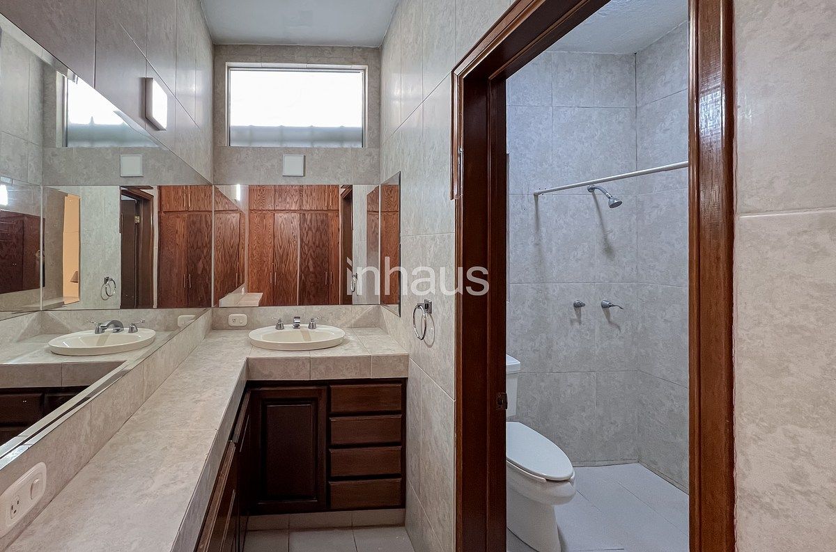 14 de 29: BAÑO COMPLETO 1