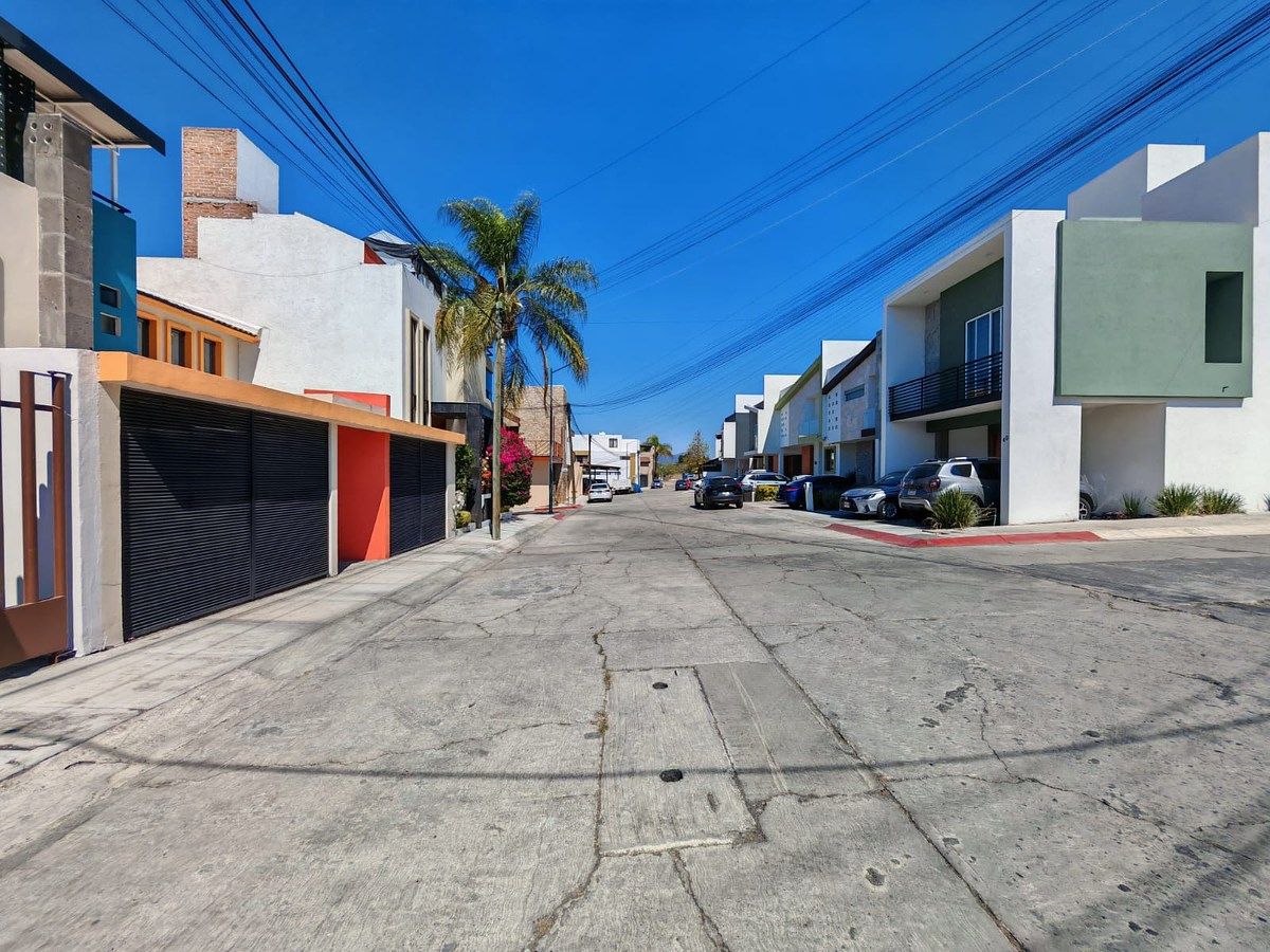 4 de 23: Entorno fraccionamiento