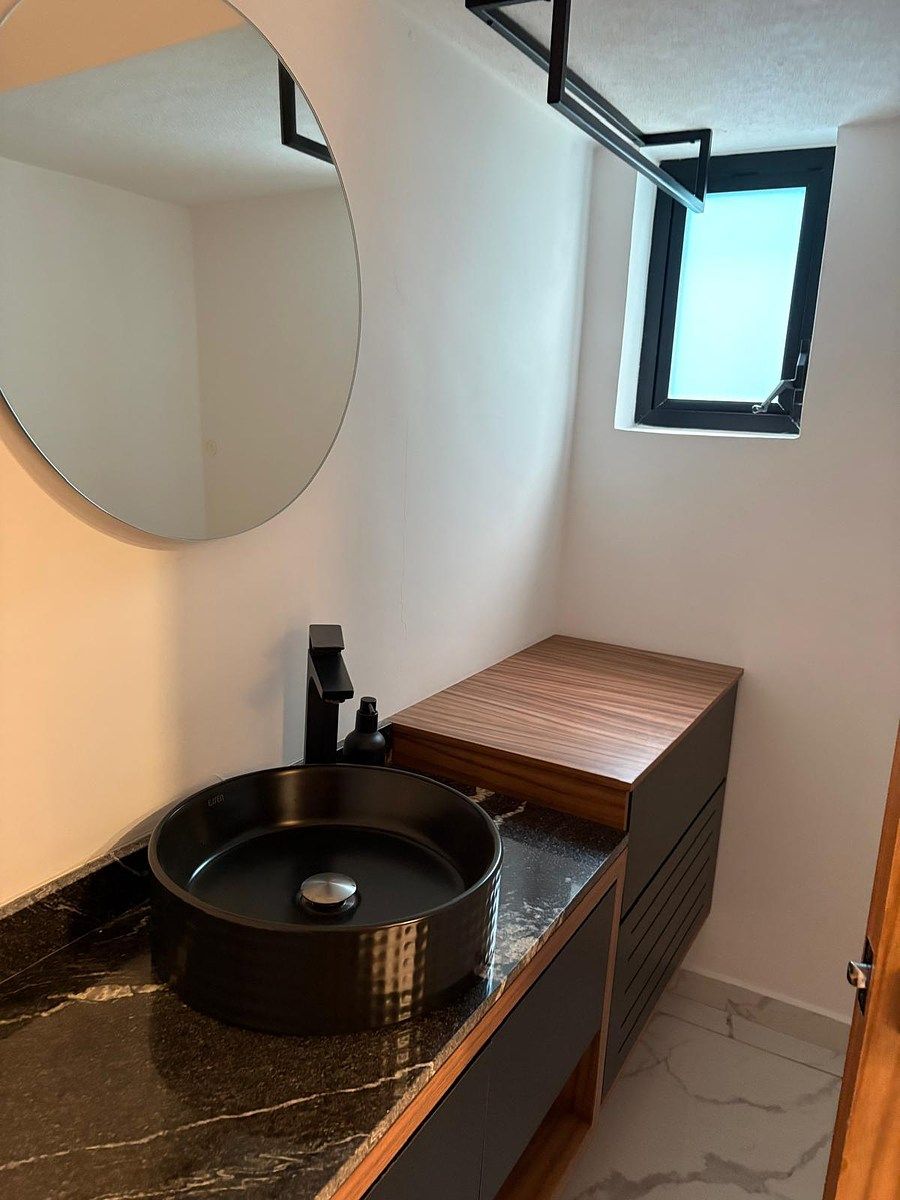 10 de 22: Baño Oficina Principal