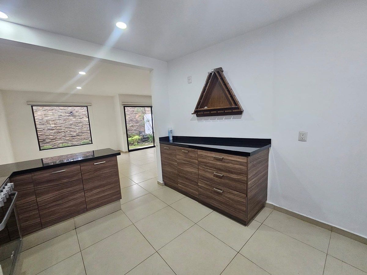 8 de 44: Cocina equipada