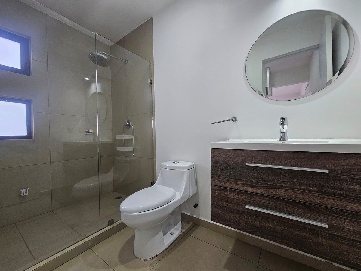 18 de 44: Baño recámara secundaria 1