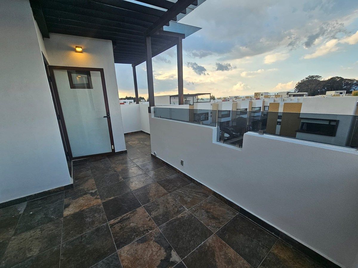 30 de 44: Terraza recámara principal