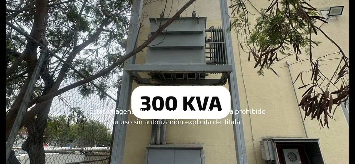 3 de 5: Bodega con Oficinas en Renta en Aarón Sáenz, Monterrey, NL