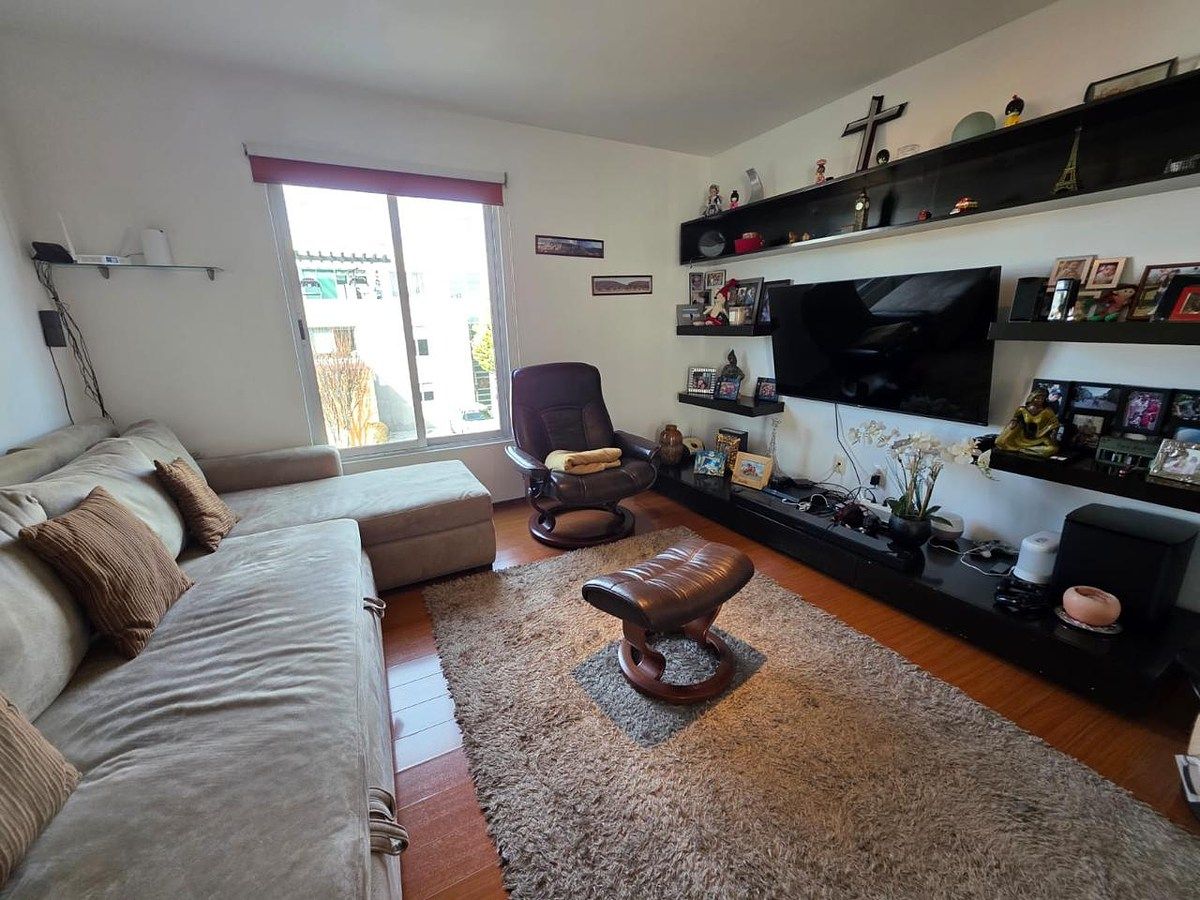 12 de 35: Cuarto de TV