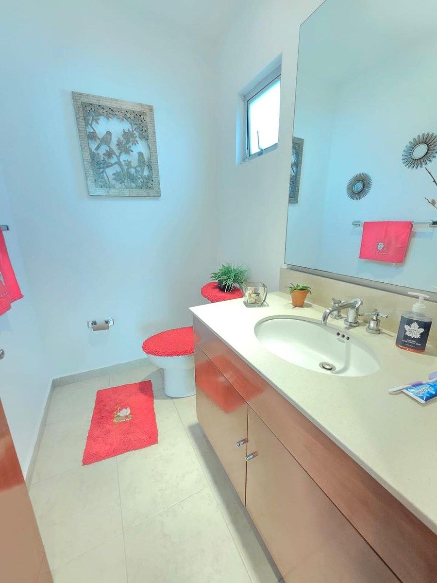 10 de 35: Baño de visitas