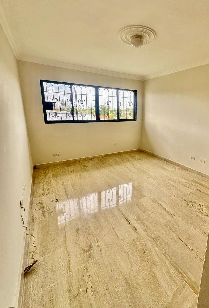 Apartamento en alquiler de 3 habitaciones en el Sector de Bella Vista, foto 1 de 9