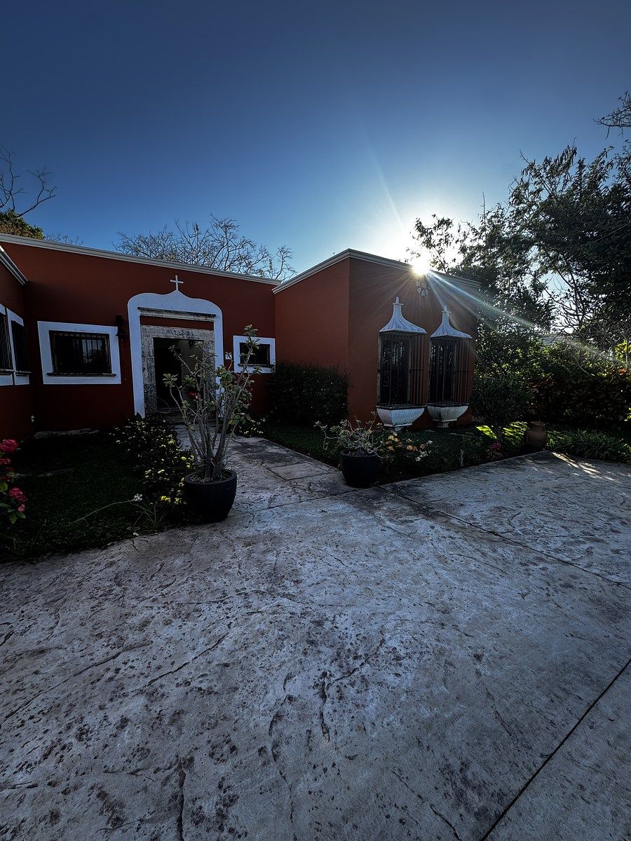 24 de 25: fachada principal